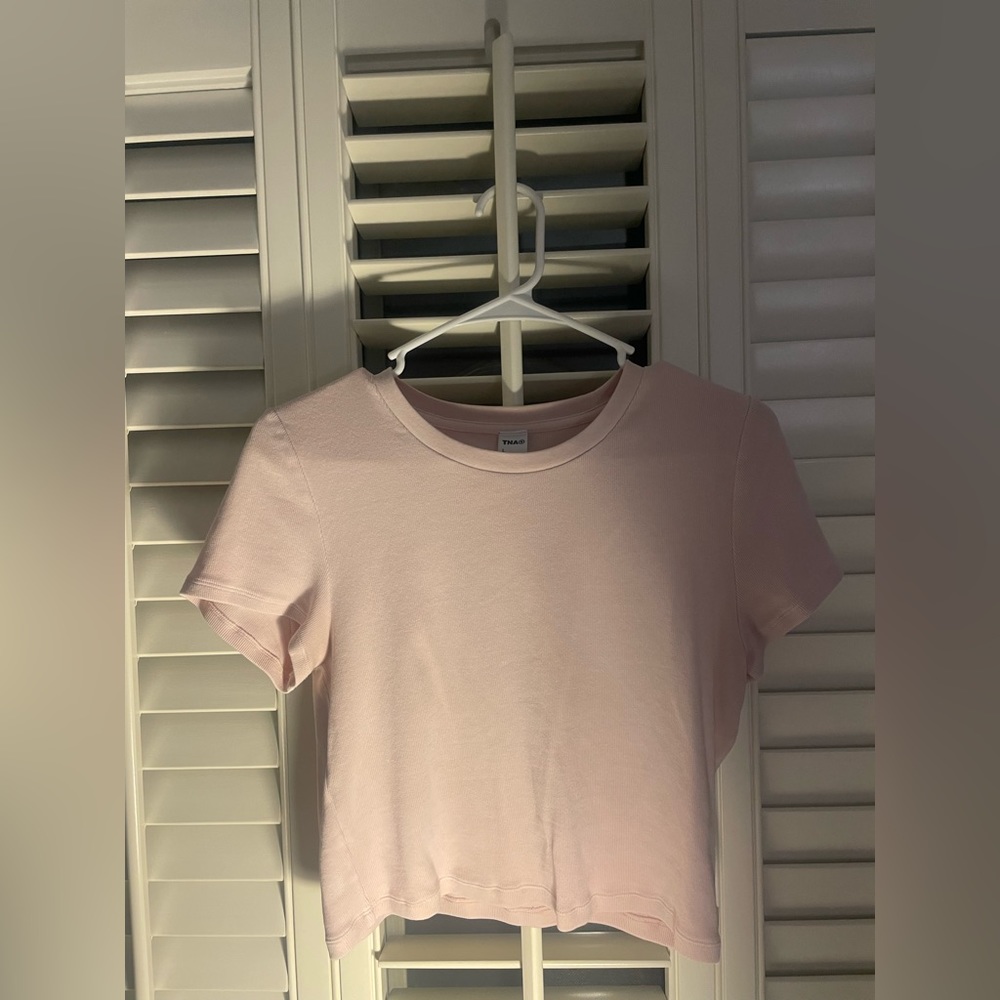 Aritzia Pale Pink Crewneck Short Sleeve Top